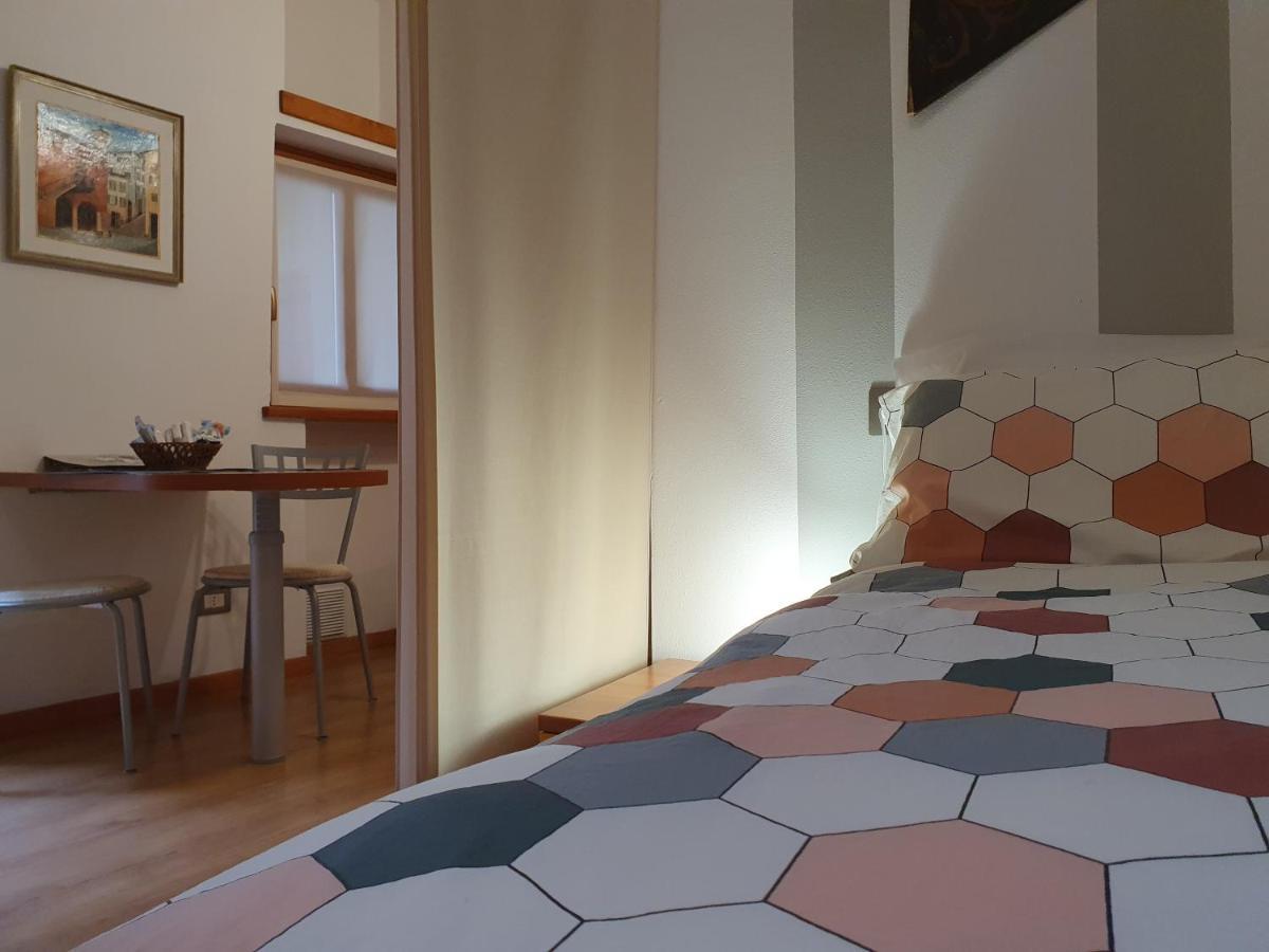 Appartamenti Vacanze E Camere Roccetta Fiorita Петтенаско Номер фото