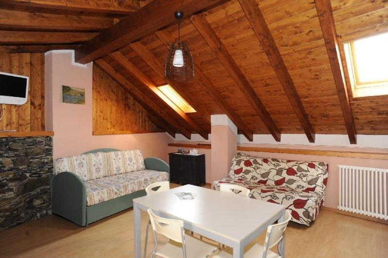 Appartamenti Vacanze E Camere Roccetta Fiorita Петтенаско Экстерьер фото
